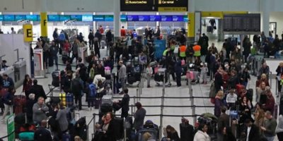 Londra'da 11 bin yolcu mahsur kaldı!