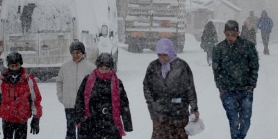 Hakkari'de okullar tatil edildi