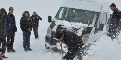 Öğretmenler son anda kurtarıldı