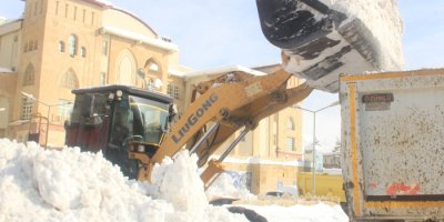 3 günde 500 kamyon kar taşındı