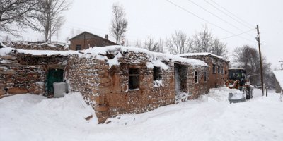 Van’da karla mücadele çalışması