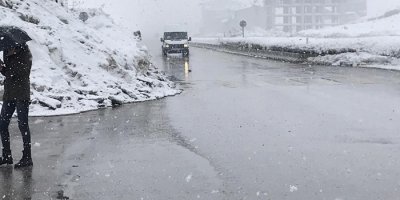 Yüksekova’da kar yağışı