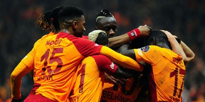 Galatasaray Trabzonspor'u 3 golle yıktı!