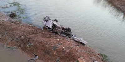 Otomobil nehre uçtu: 2 ölü, 2 yaralı