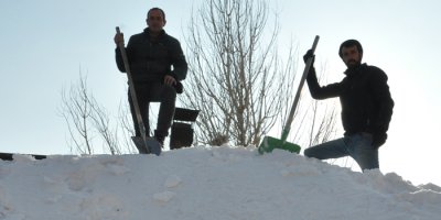 Ekmek kapısı olan çatıda vakit namazı