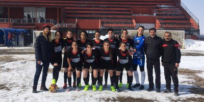 Yüksekova Kadın Futbol Takımı, Siirt Hasbey'i 3-1 mağlup etti