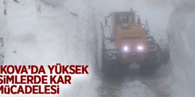 Yüksekova’da Yüksek Kesimlerde Kar Mücadelesi