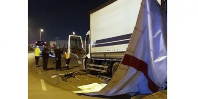 Alkollü otobüs şoförü çöp kamyonuna çarptı: 2 yaralı