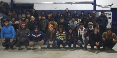 15 kişilik minibüsten 40 kaçak göçmen çıktı