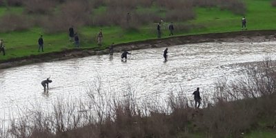 Kayıp çocuğun ayakkabıları derede bulundu