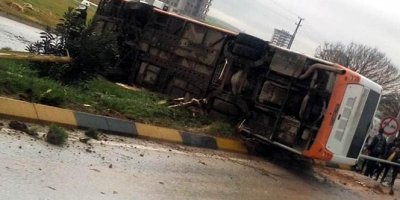 Gaziantep'te belediye otobüsü devrildi: 25 yaralı