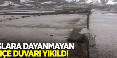 Yağışlara dayanmayan bahçe duvarı yıkıldı