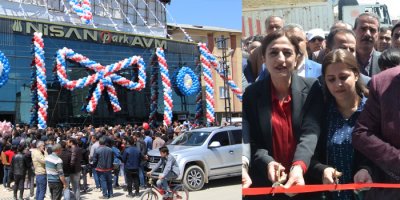 Yüksekova’da ‘Nişan Park AVM’ hizmete açıldı