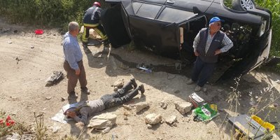 Ticari araçla otomobil çarpıştı: 6 yaralı