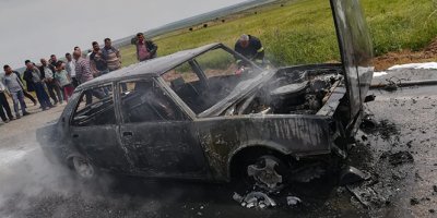 Otomobil seyir halindeyken alev aldı