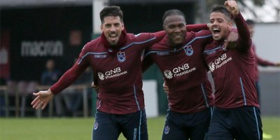 Hugo Rodallega hem içeride hem de dışarıda atıyor