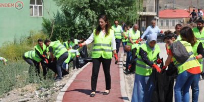 Yüksekova Belediyesi'nden temizlik çalışması