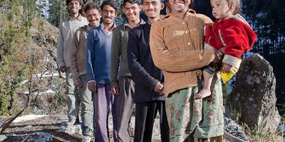 5 kardeşle evli olan Hintli kadın