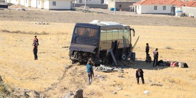 Aksaray'da göçmenleri taşıyan otobüs yoldan çıktı: 5 yaralı