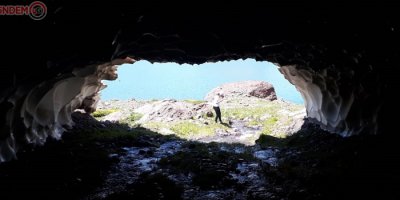 Erimeyen kar tüneline yoğun ilgi