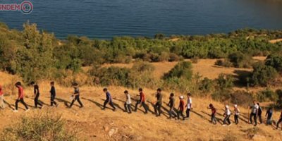 Ağin köyü sokakta çalışan çocukları ağırladı