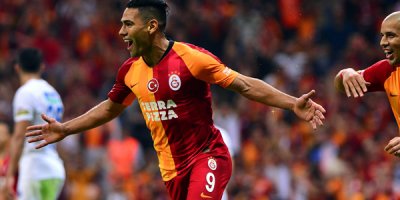 Falcao ilk maçında golle tanıştı