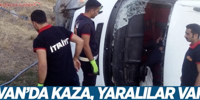 Van'da minibüs devrildi!