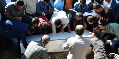 Kaza'da hayatını kaybeden 3 kişi toprağa verildi