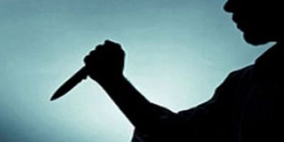 Sokak ortasında tartıştığı bayanı bıçaklayıp kaçtı