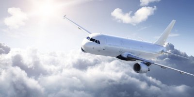 Uçak tuvaletinde mahsur kalan kadın yolcu, acil iniş yaptırdı