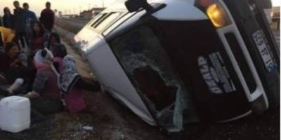 Patates işçilerini taşıyan araç kaza yaptı: 13 yaralı