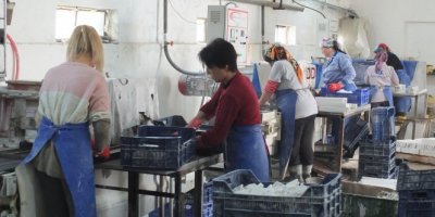 Bu fabrikada çalışanların tamamı kadın