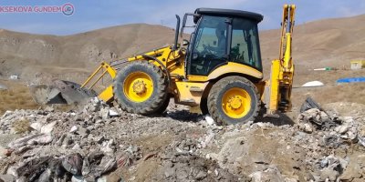 Hakkari kent merkezi molozlardan temizleniyor