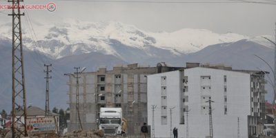 Yüksekova’daki yüksek kesimlere kar yağdı