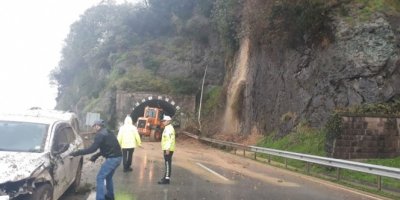 Heyelan kazaya neden oldu: 3 yaralı