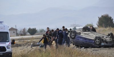 Afyonkarahisar'da feci kaza: 3'ü ağır 5 yaralı