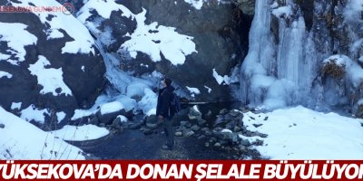 Yüksekova’da donan şelale büyülüyor
