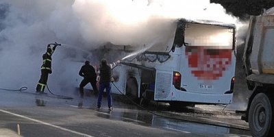 Rize'de yolcu otobüsü alev alev yandı