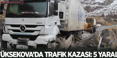 Yüksekova'da Trafik kazası: 5 Yaralı