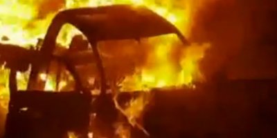 Pakistan'da petrol yüklü pikap otobüsle çarpıştı: 15 ölü