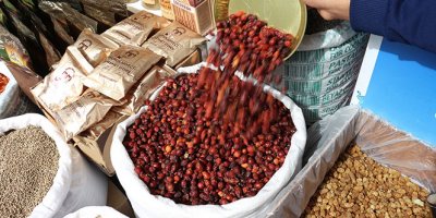 Çok konuşanlara kuşburnu çayı