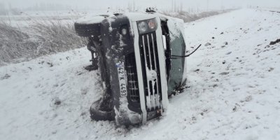 Öğretmenleri taşıyan minibüs devrildi: 15 yaralı