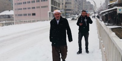 Şemdinli'de kar yağışı