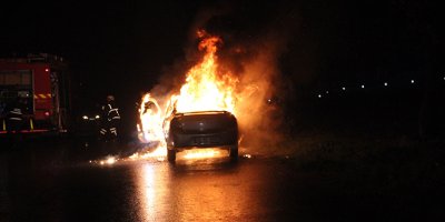 Otomobilden geriye iskeleti kaldı