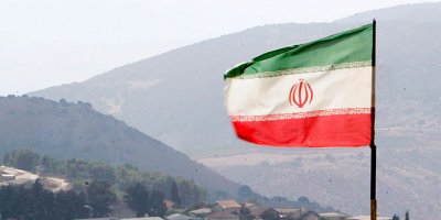 İran'da cuma namazına korona virüsü engeli