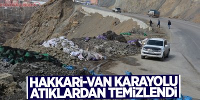 Hakkari-Van karayolu atıklardan temizlendi