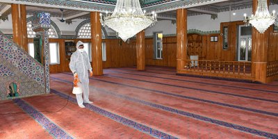 Camilerde cuma namazı öncesi 'korona virüs' önlemi