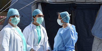 İtalya'da son 24 saatte 919 kişi koronadan öldü