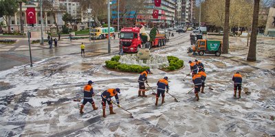 Denizli, sabun köpükleriyle beyaza büründü