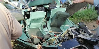 Pakistan'da askeri eğitim uçağı düştü: 2 ölü